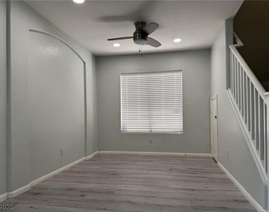 11029 Meadow Leaf Avenue - Photo Thumbnail 10