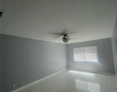2832 Mill Point Drive - Photo Thumbnail 11