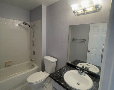 2832 Mill Point Drive - Photo Thumbnail 15
