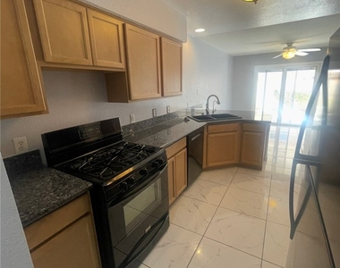 2832 Mill Point Drive - Photo Thumbnail 7
