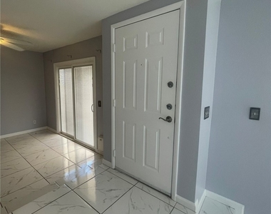 2832 Mill Point Drive - Photo Thumbnail 3