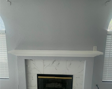 2832 Mill Point Drive - Photo Thumbnail 2