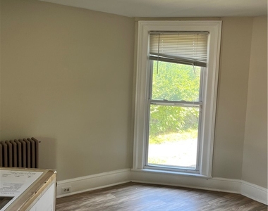 411 W 1st Street - Photo Thumbnail 1