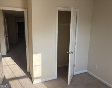 2096 Belmont - Photo Thumbnail 3
