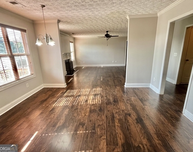 1154 Folkstone Drive - Photo Thumbnail 12
