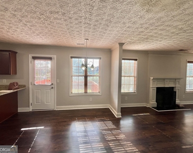 1154 Folkstone Drive - Photo Thumbnail 14