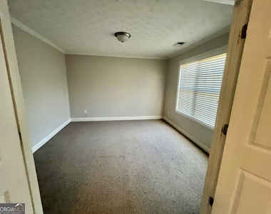 1154 Folkstone Drive - Photo Thumbnail 24