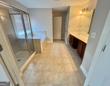 1154 Folkstone Drive - Photo Thumbnail 26