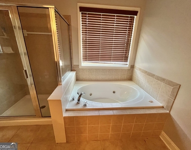 1154 Folkstone Drive - Photo Thumbnail 27