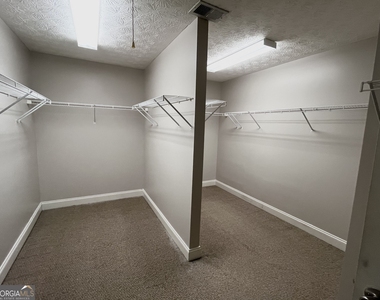 1154 Folkstone Drive - Photo Thumbnail 25