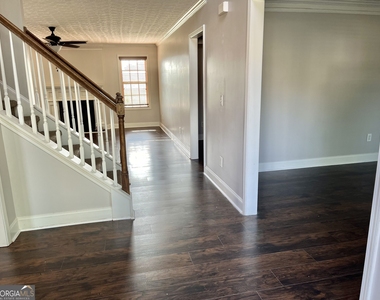 1154 Folkstone Drive - Photo Thumbnail 3