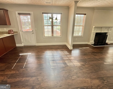 1154 Folkstone Drive - Photo Thumbnail 13
