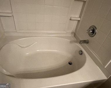 1154 Folkstone Drive - Photo Thumbnail 18