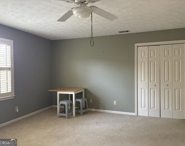 1224 Hunters Drive - Photo Thumbnail 12