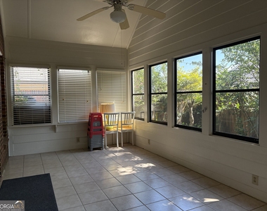 1224 Hunters Drive - Photo Thumbnail 15