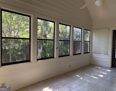 1224 Hunters Drive - Photo Thumbnail 16