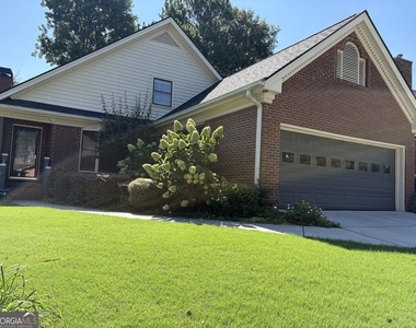 1224 Hunters Drive - Photo Thumbnail 1