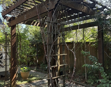 1224 Hunters Drive - Photo Thumbnail 22