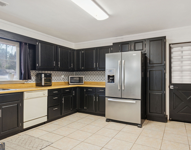 115 Pine Tree Drive - Photo Thumbnail 3