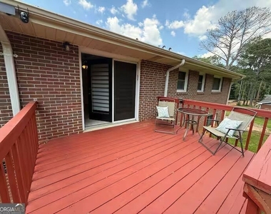 115 Pine Tree Drive - Photo Thumbnail 13