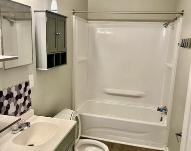 108 Lata Terrace Nw - Photo Thumbnail 4