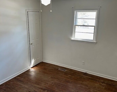108 Lata Terrace Nw - Photo Thumbnail 3