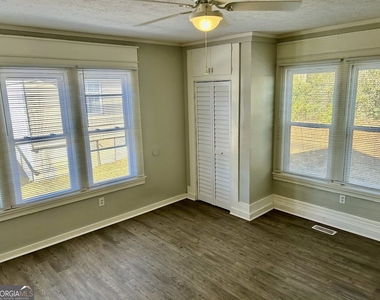 108 Lata Terrace Nw - Photo Thumbnail 2