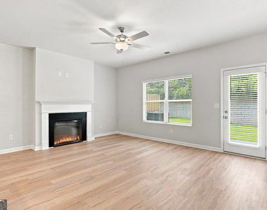 387 Lanier Circle - Photo Thumbnail 4