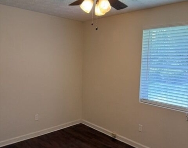 2005 Harwinor Road Se - Photo Thumbnail 7