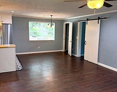 2005 Harwinor Road Se - Photo Thumbnail 9