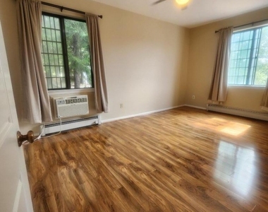 14 Foxwood Dr - Photo Thumbnail 10