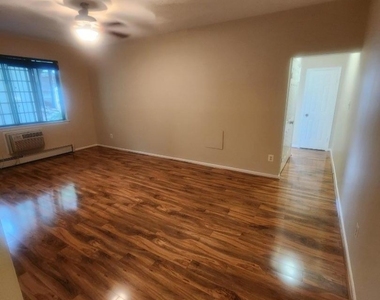 14 Foxwood Dr - Photo Thumbnail 6