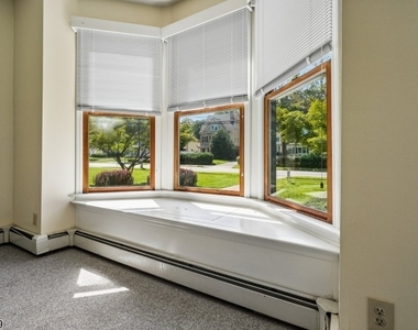57 Park Ave, Unit B - Photo Thumbnail 6