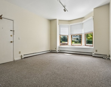 57 Park Ave, Unit B - Photo Thumbnail 4