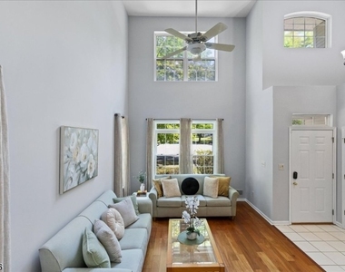 21 Cambridge Ct - Photo Thumbnail 3