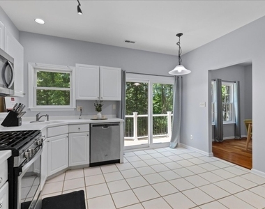 21 Cambridge Ct - Photo Thumbnail 8