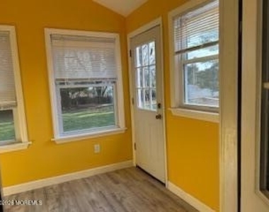 42 Fulton Avenue - Photo Thumbnail 9