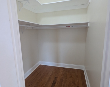 1803 Riverside Drive - Photo Thumbnail 12