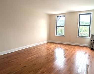 1803 Riverside Drive - Photo Thumbnail 3