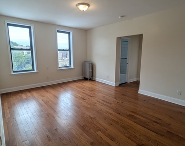 1803 Riverside Drive - Photo Thumbnail 6