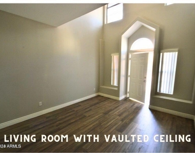 1023 W Janice Drive - Photo Thumbnail 6