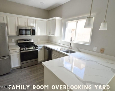 1023 W Janice Drive - Photo Thumbnail 12