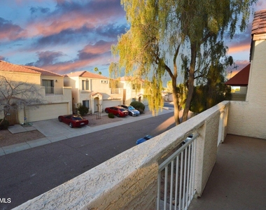 1023 W Janice Drive - Photo Thumbnail 7