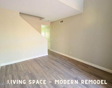 1023 W Janice Drive - Photo Thumbnail 4