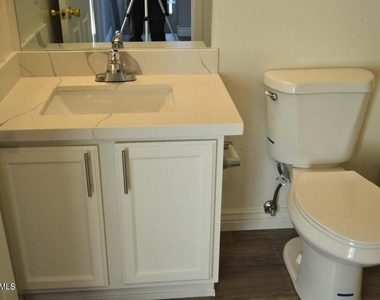 1023 W Janice Drive - Photo Thumbnail 19