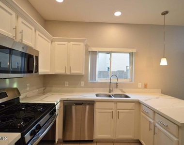 1023 W Janice Drive - Photo Thumbnail 14