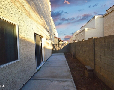 1023 W Janice Drive - Photo Thumbnail 30