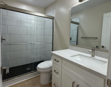 2532 E Bluefield Avenue - Photo Thumbnail 12