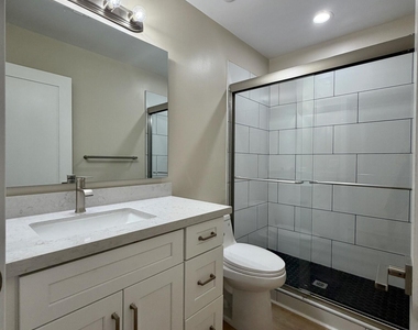 2532 E Bluefield Avenue - Photo Thumbnail 9
