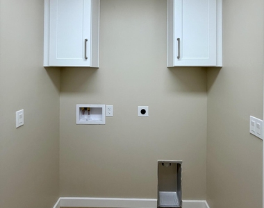 2532 E Bluefield Avenue - Photo Thumbnail 14